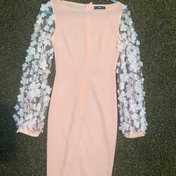 Pink flowered lace sleeves dress. Size: Xs. - Picture 2 of 4